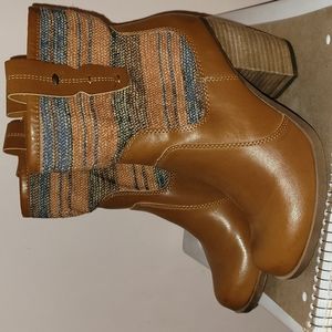 Women's Size 9 boots